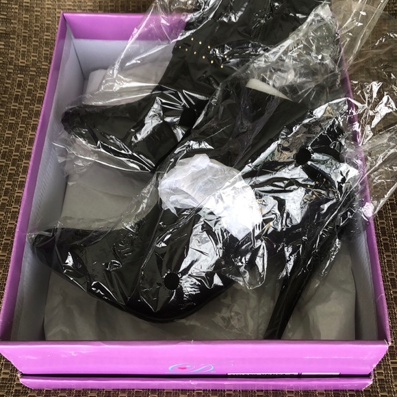 Black ankle heeled boots Size 7 1/2 - Picture 4 of 7